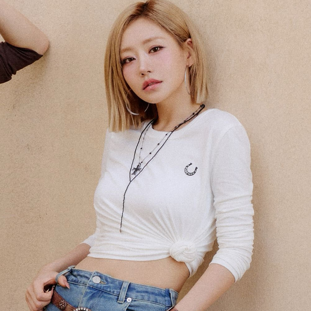 Latest photo of Julie (KISS OF LIFE)