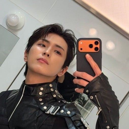 Latest photo of Yonghee (CIX)