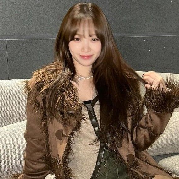 A moment captured by Kim Chaewon (LE SSERAFIM)'s fan