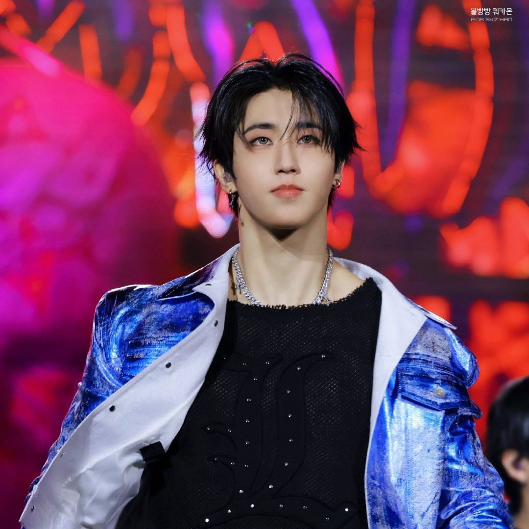 Latest photo of HAN (Stray Kids)