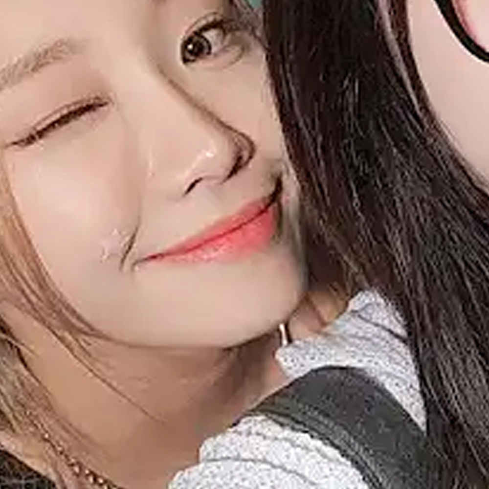 Recent activity shot of HyunJin (Loossemble)
