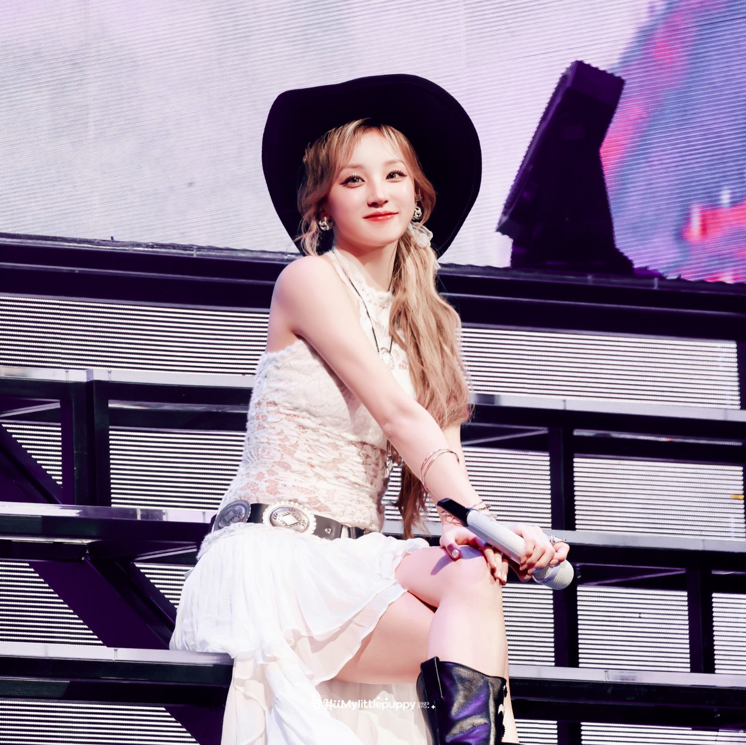 Behind-the-scenes cut of Yuqi (i-dle)