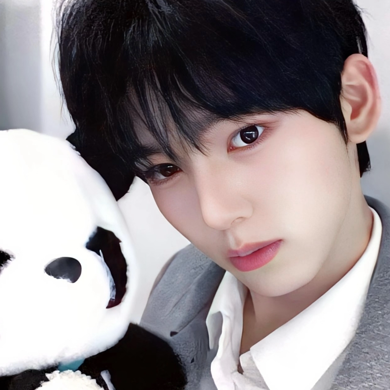 Behind-the-scenes cut of Han Yujin (ZEROBASEONE)