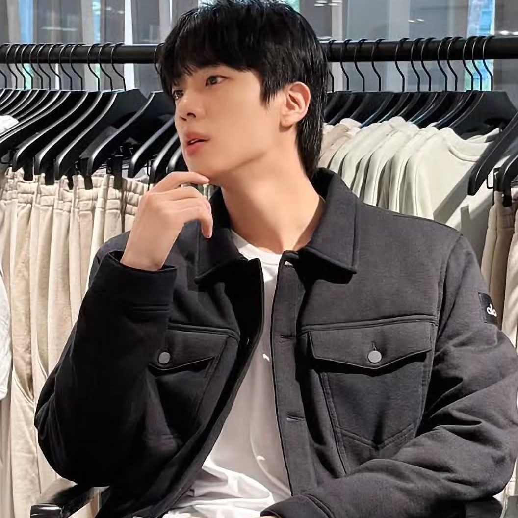 A moment captured by Jin (BTS)'s fan