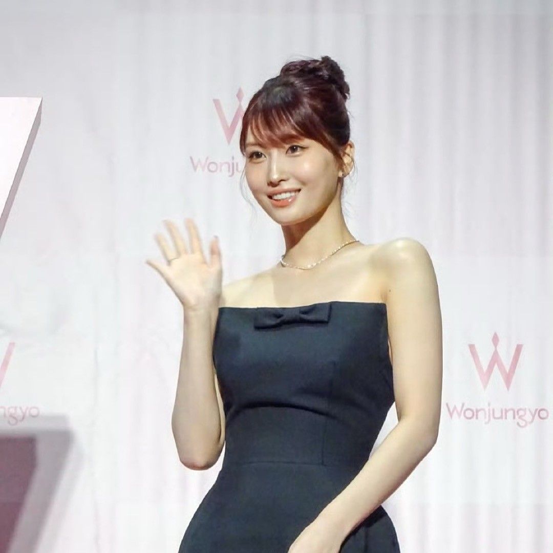 Foto terbaru Momo (TWICE)