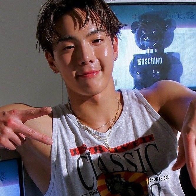Latest photo of Shownu (MONSTA X)