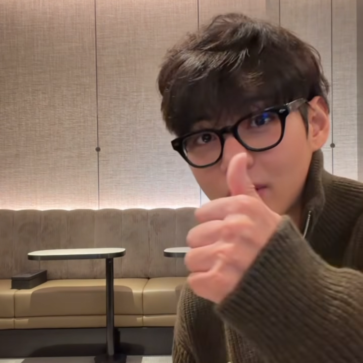 뷔 (방탄소년단) 최근 활동샷