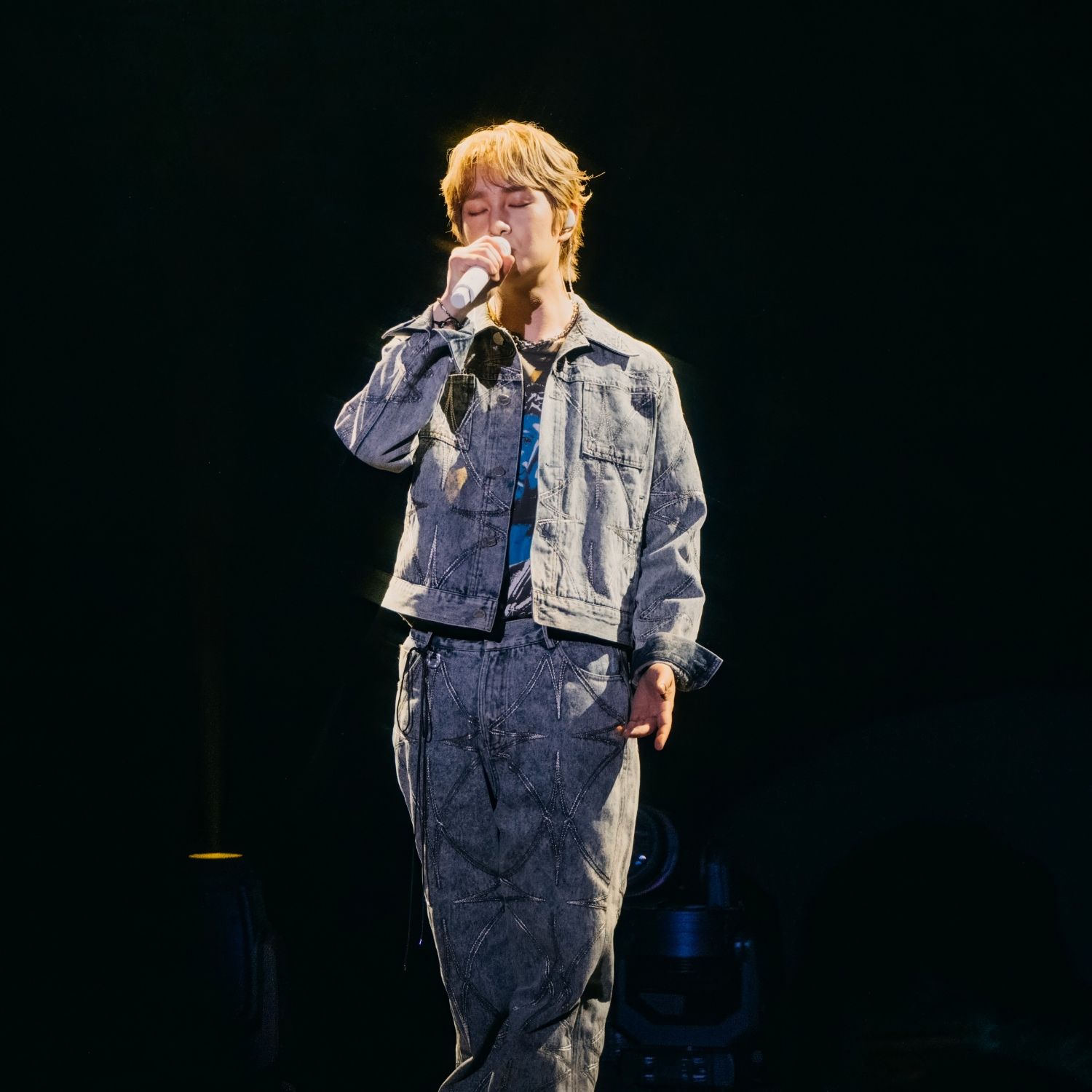 Behind-the-scenes cut of Onew (SHINee)