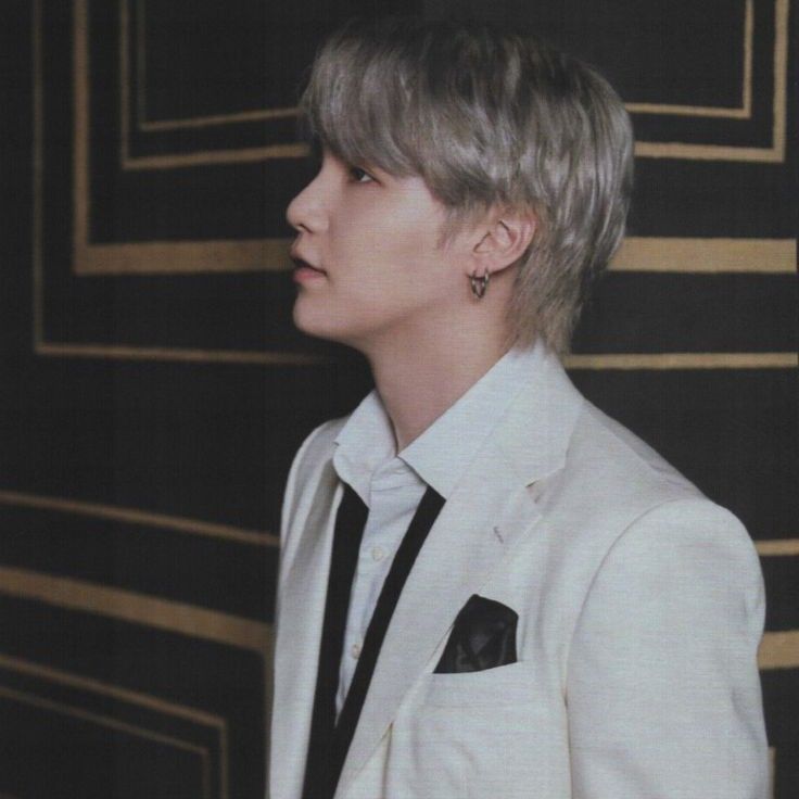 Latest photo of SUGA (BTS)
