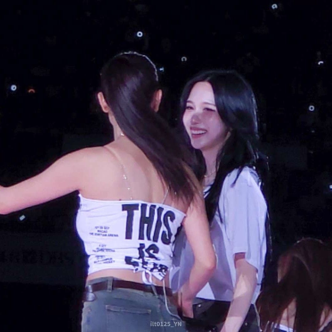 Behind-the-scenes cut of TWICE