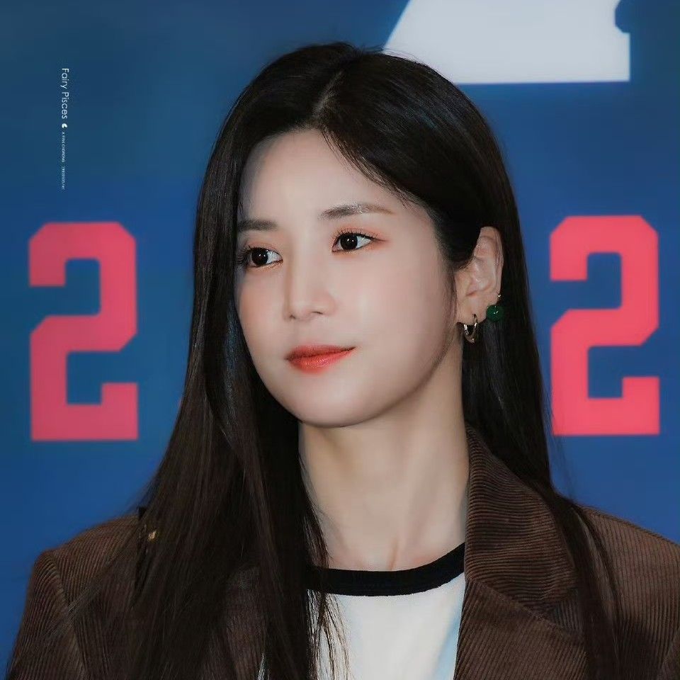 Behind-the-scenes cut of Park Chorong (Apink)