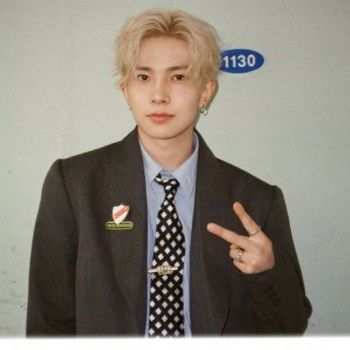 Foto terbaru Heeseung (ENHYPEN)