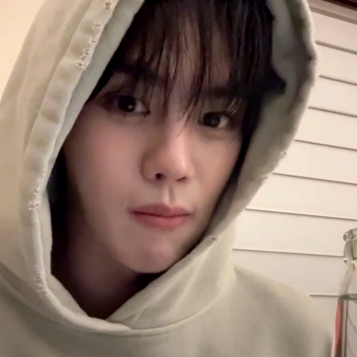 Recent activity shot of Kim Gyuvin (ZEROBASEONE)