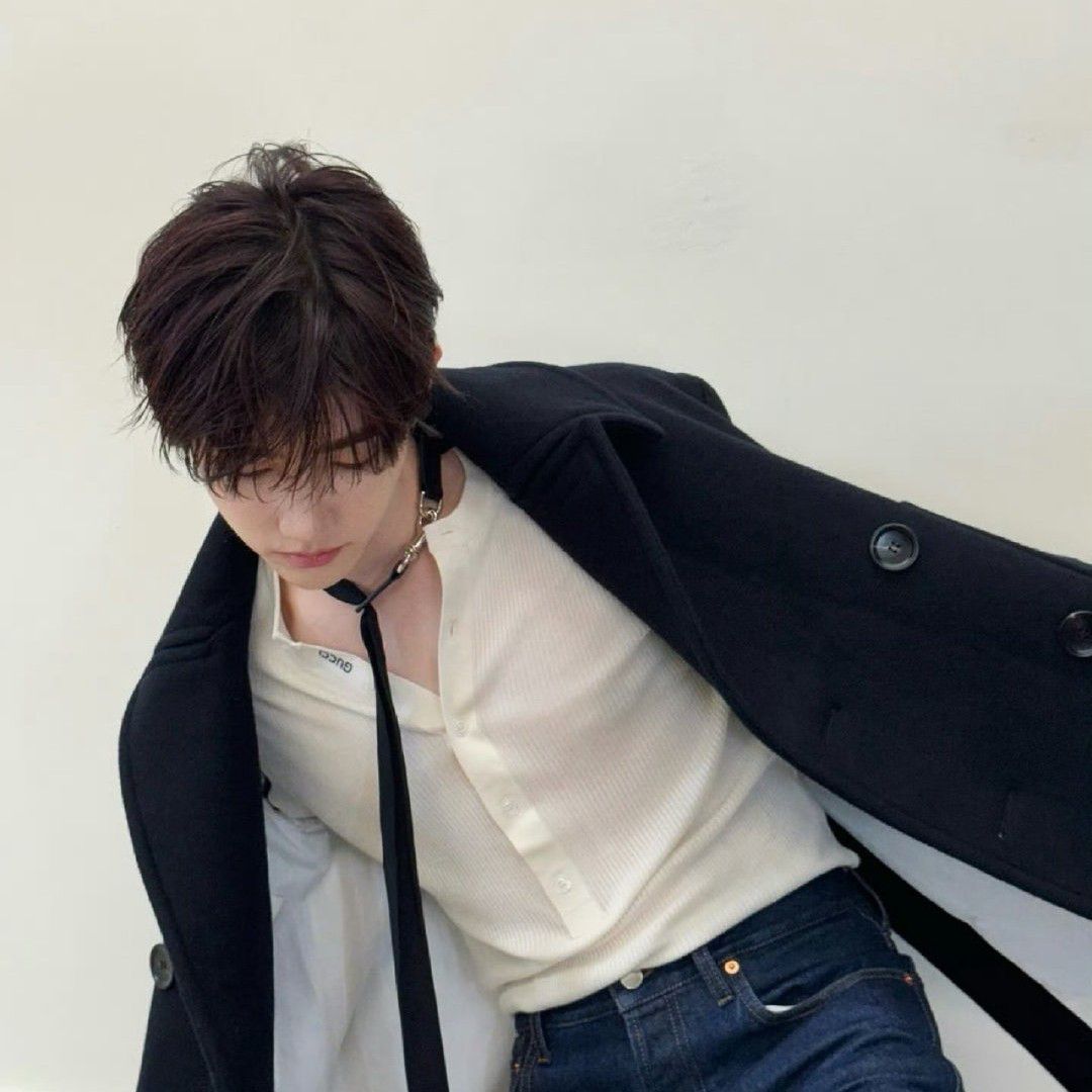 章昊 (ZEROBASEONE)的幕后花絮