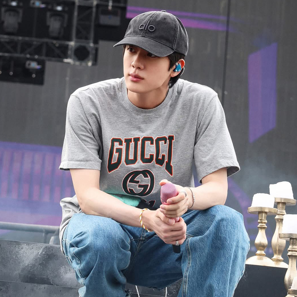 Jin (防弹少年团)粉丝拍下的瞬间