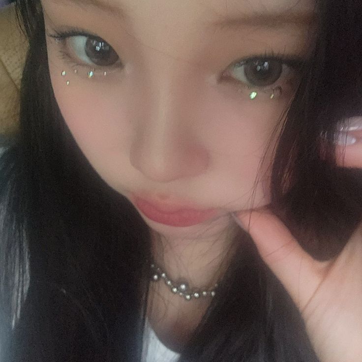 Recent activity shot of Wonhee (ILLIT)