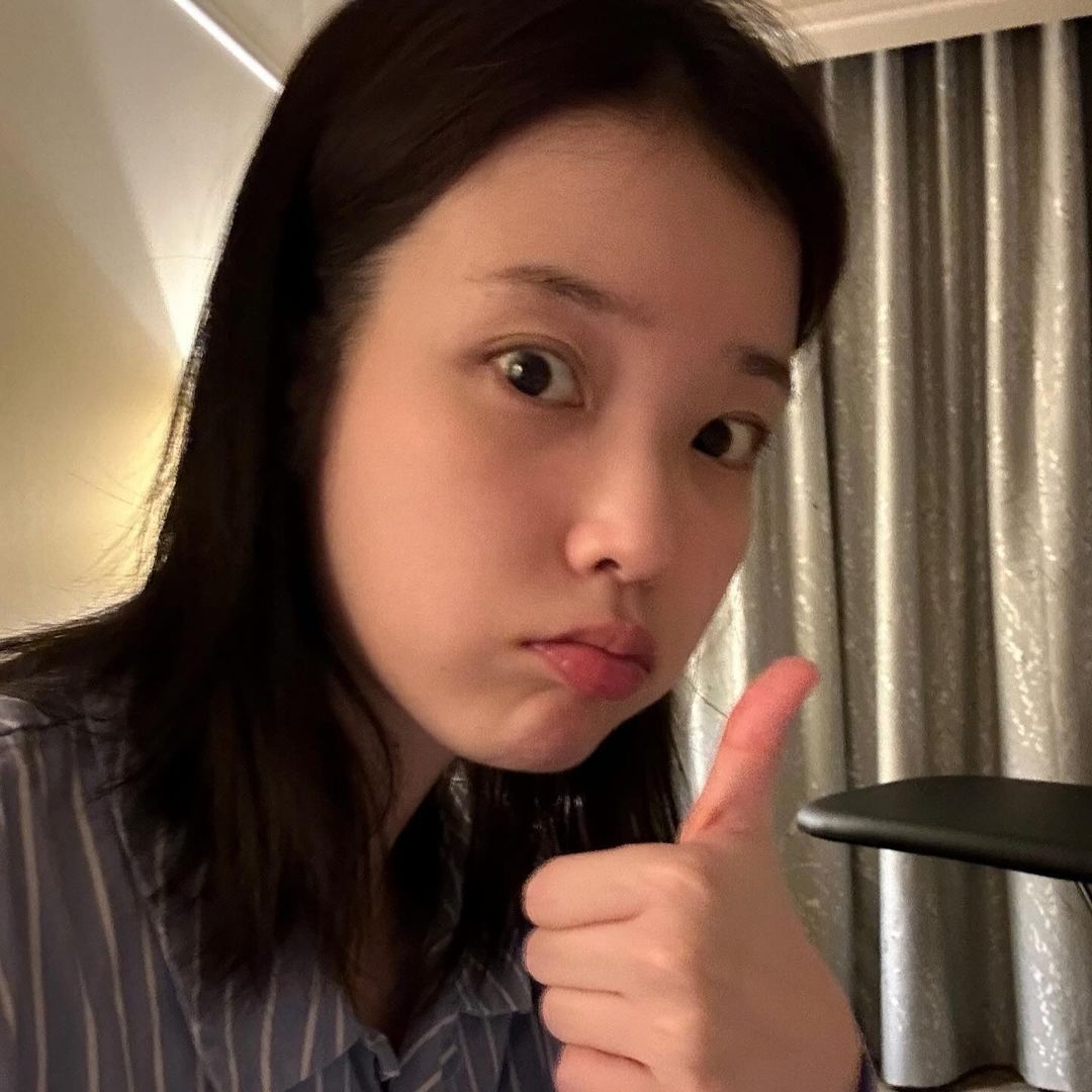 Behind-the-scenes cut of IU
