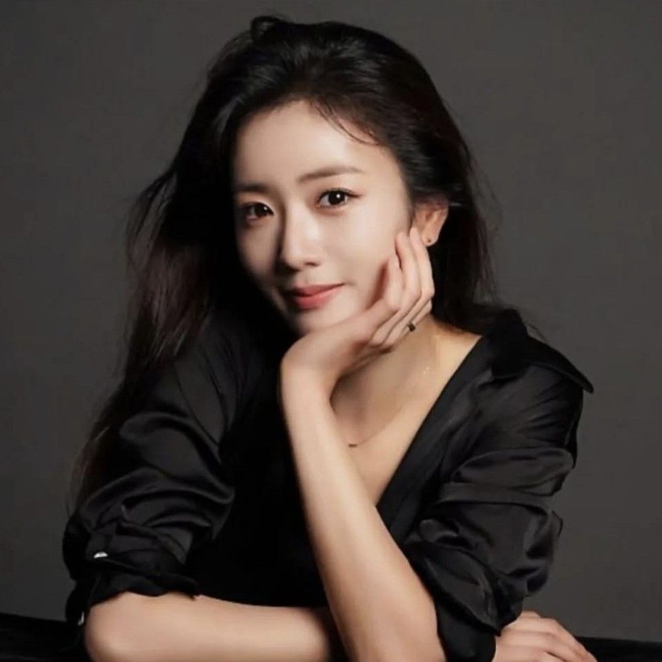 A moment captured by Yoon Bomi (Apink)'s fan