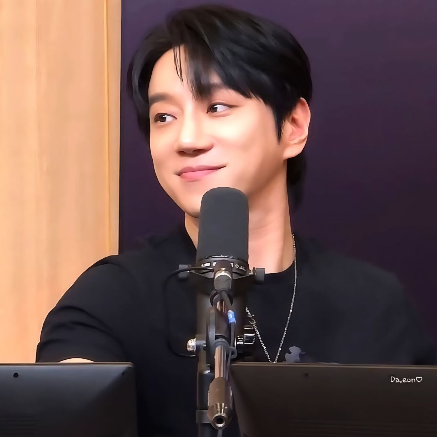 Recent activity shot of Hwang Chiyeol