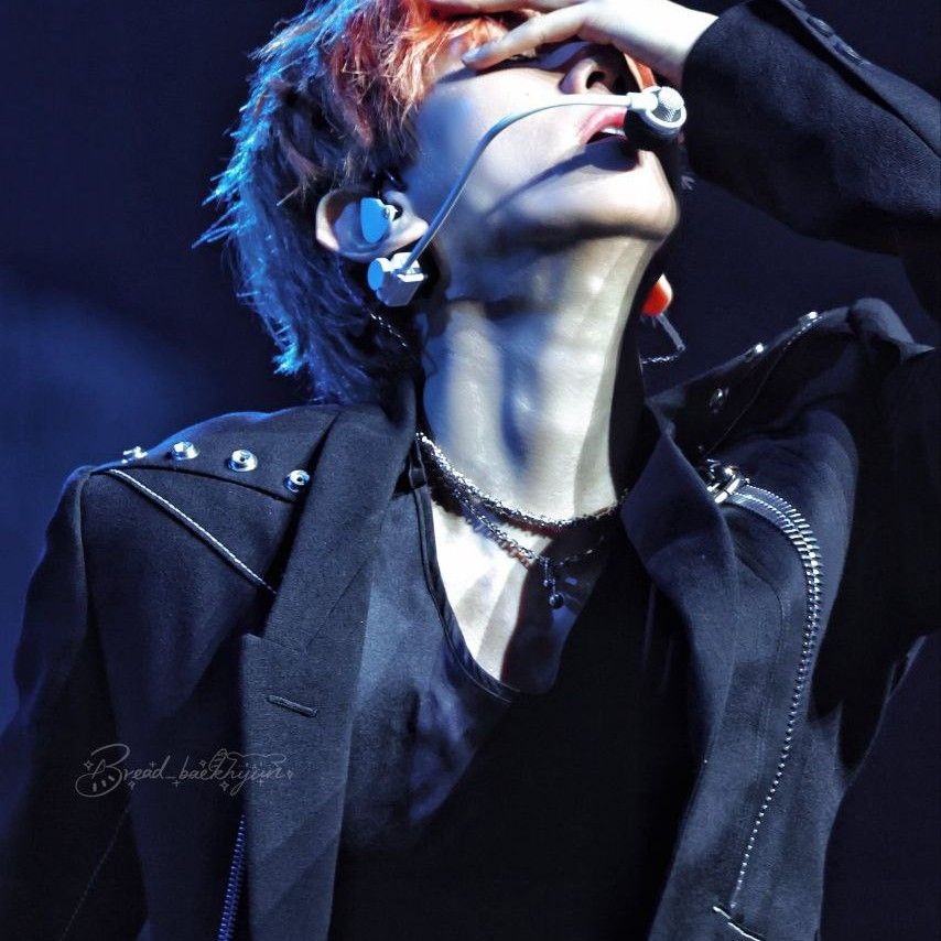 Foto aktivitas terbaru Baekhyun (EXO)