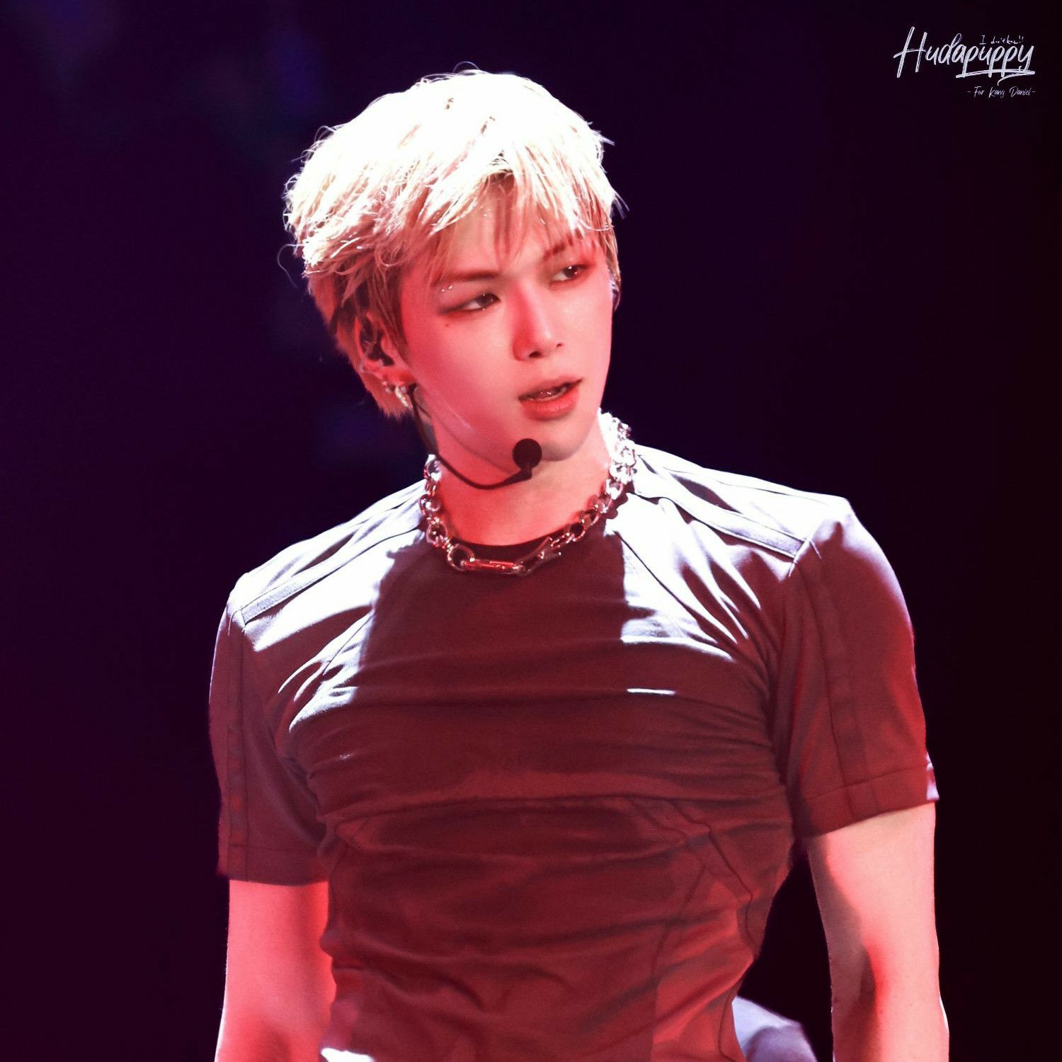 Behind-the-scenes cut of Kang Daniel