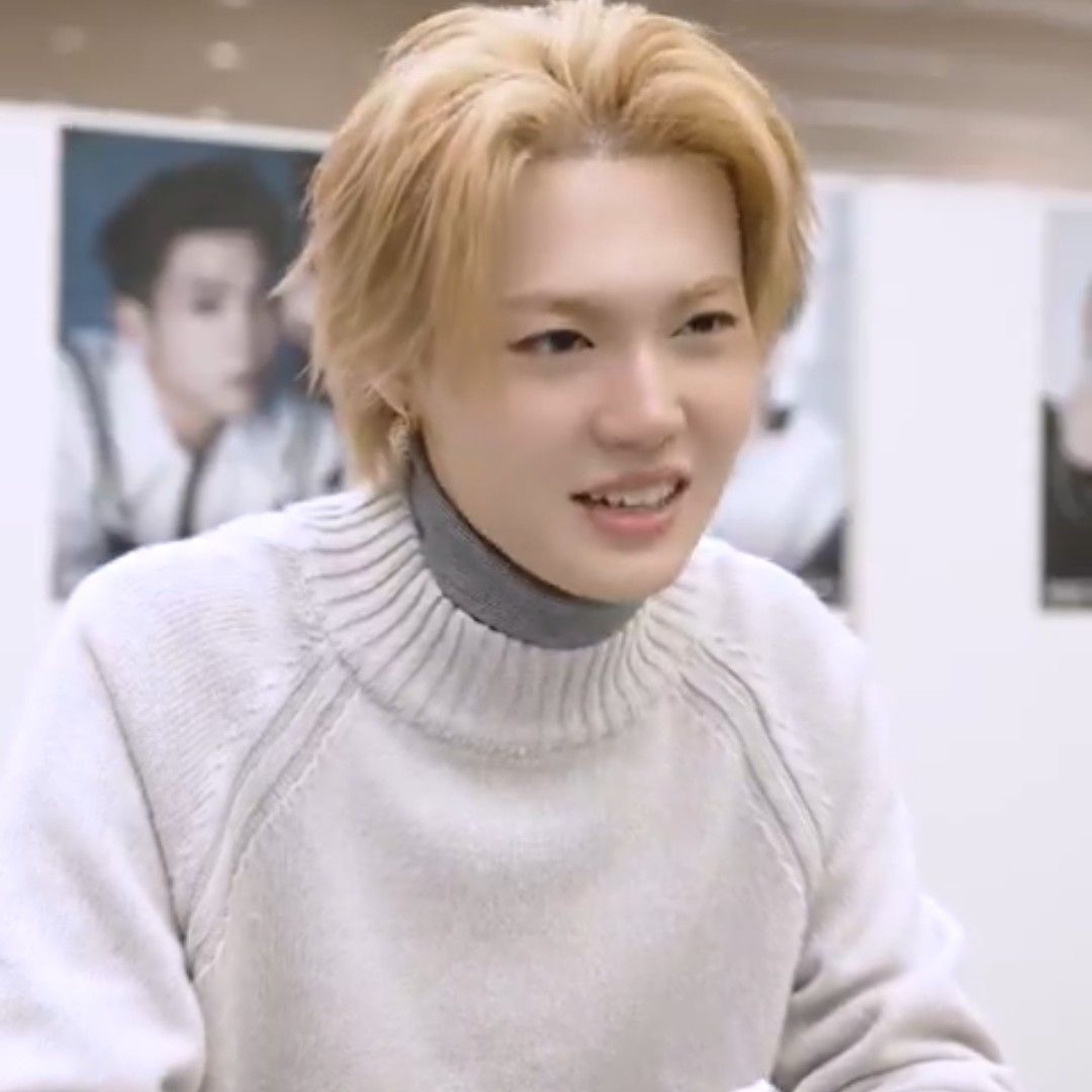 Recent activity shot of Doyoung (TREASURE)