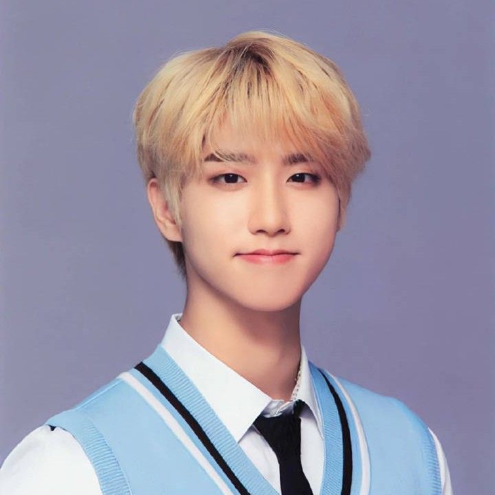 Behind-the-scenes cut of HAN (Stray Kids)