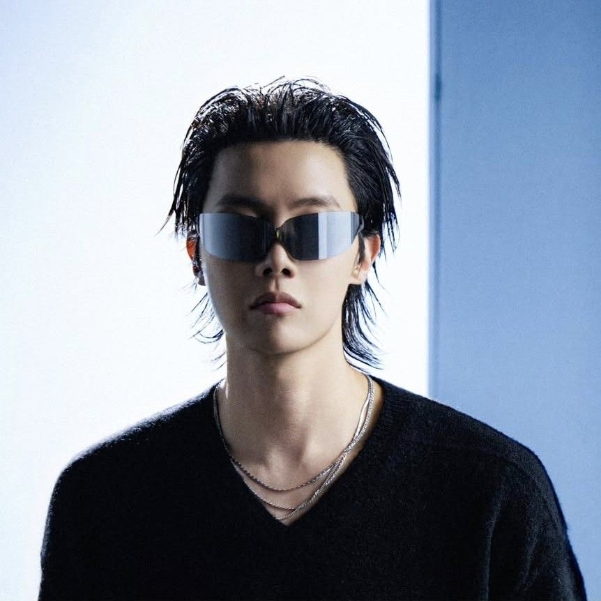 Foto aktivitas terbaru j-hope (BTS)