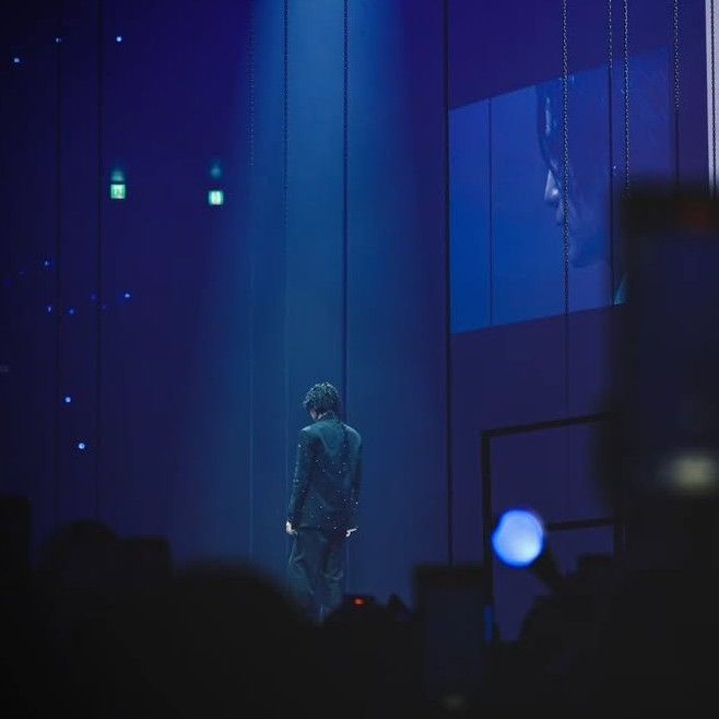 Foto aktivitas terbaru SUGA (BTS)