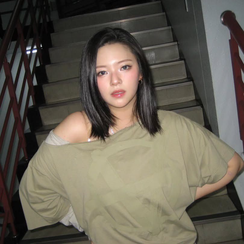 Latest photo of Jeongyeon (TWICE)