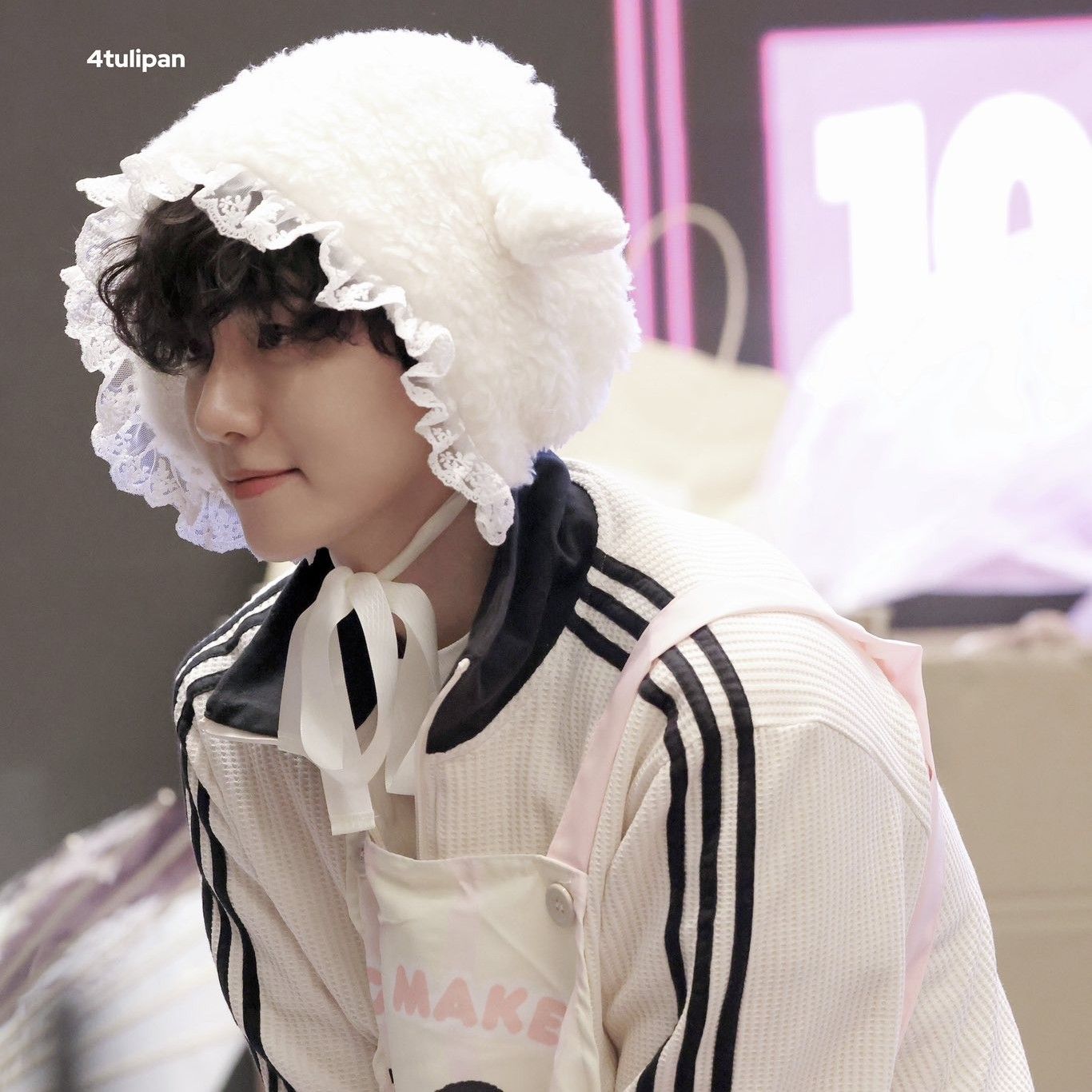 Behind-the-scenes cut of Baekhyun (EXO)