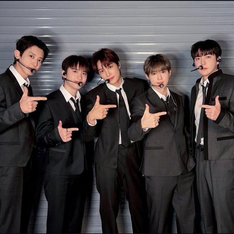 Latest photo of EXO