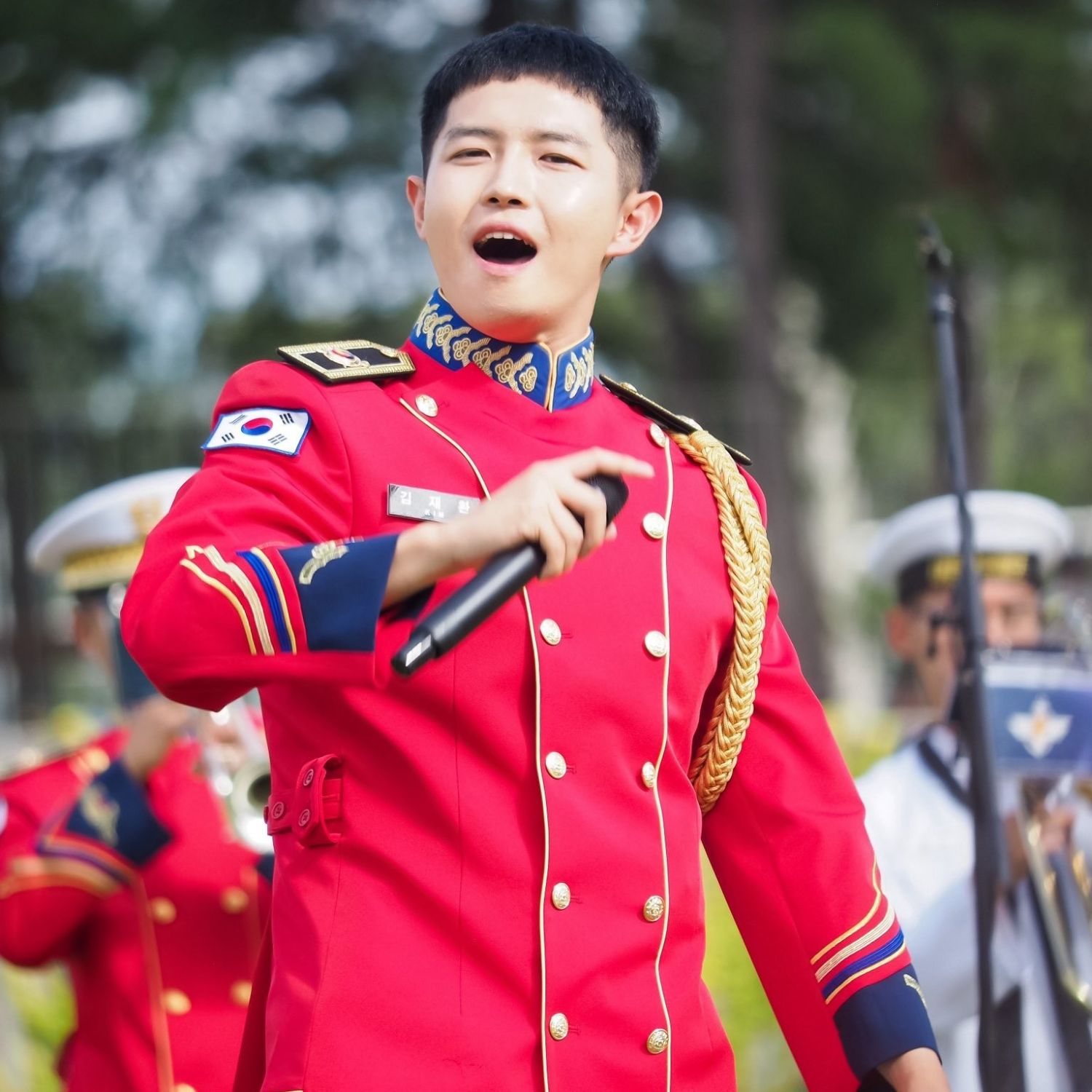 Potret di balik layar Kim Jaehwan