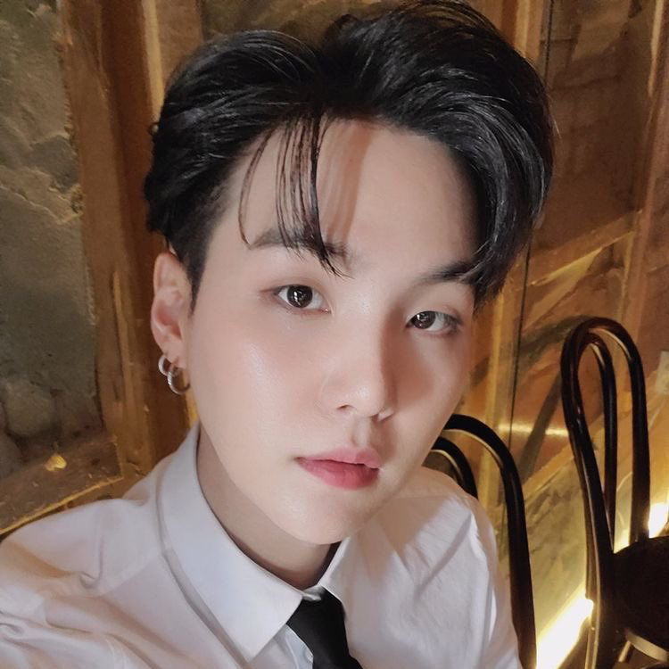 슈가 (방탄소년단) 최근 활동샷