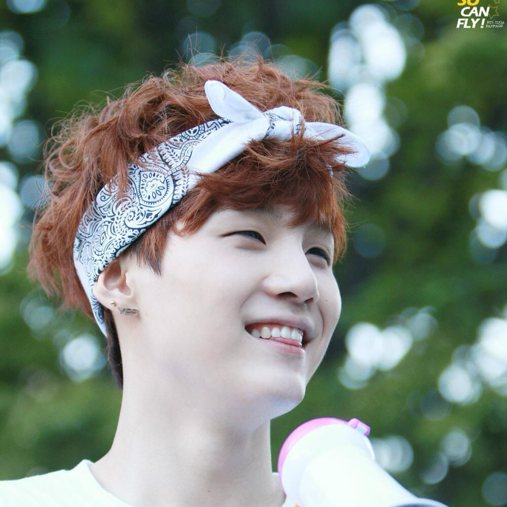 SUGA (防彈少年團)的幕後花絮