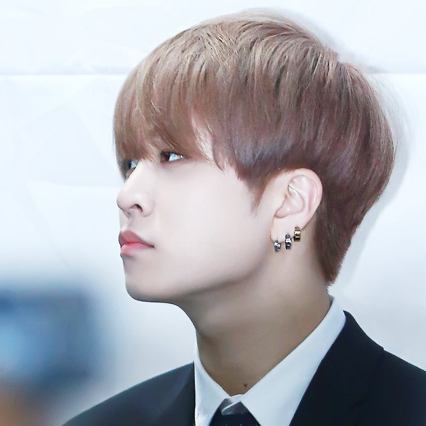 Behind-the-scenes cut of Youngjae (GOT7)