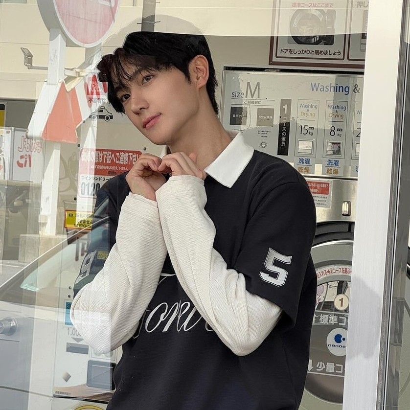 Latest photo of Hyunjae (THE BOYZ)