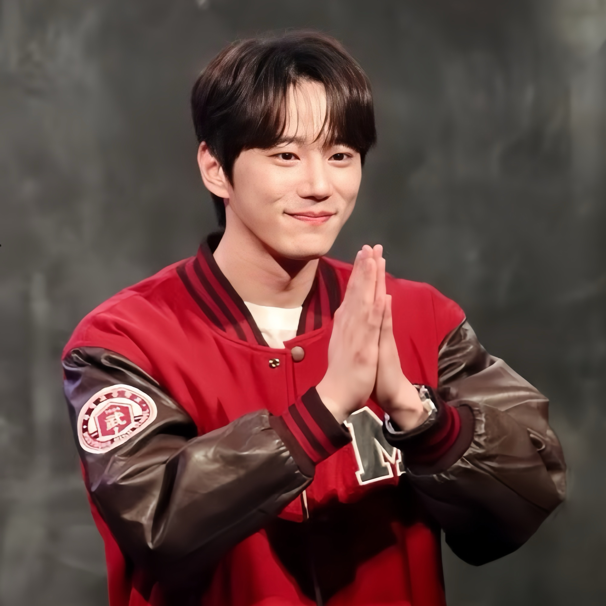 Behind-the-scenes cut of Lee Junyoung