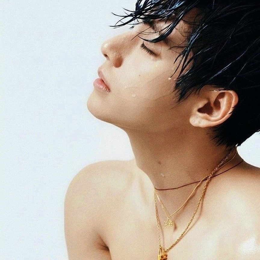 Latest photo of V (BTS)