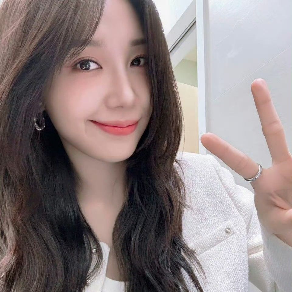 Behind-the-scenes cut of Jeong Eunji (Apink)