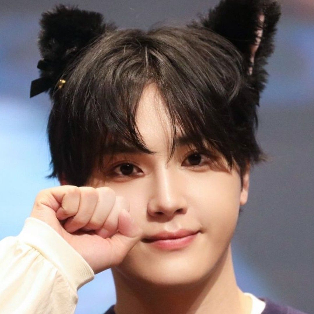 Behind-the-scenes cut of Ju Haknyeon