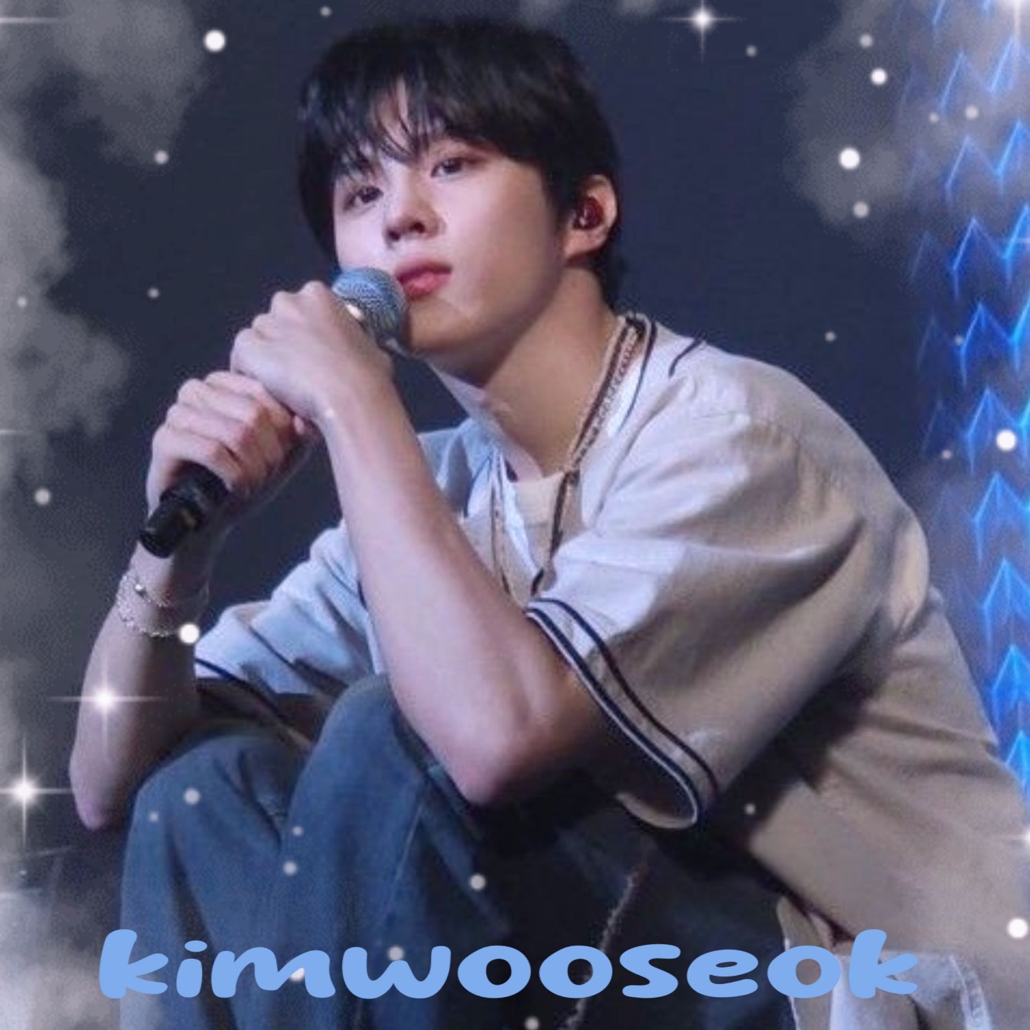 Behind-the-scenes cut of Kim Wooseok