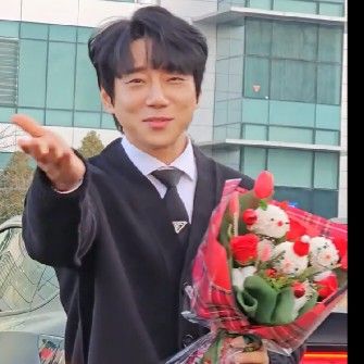A moment captured by Hwang Chiyeol's fan