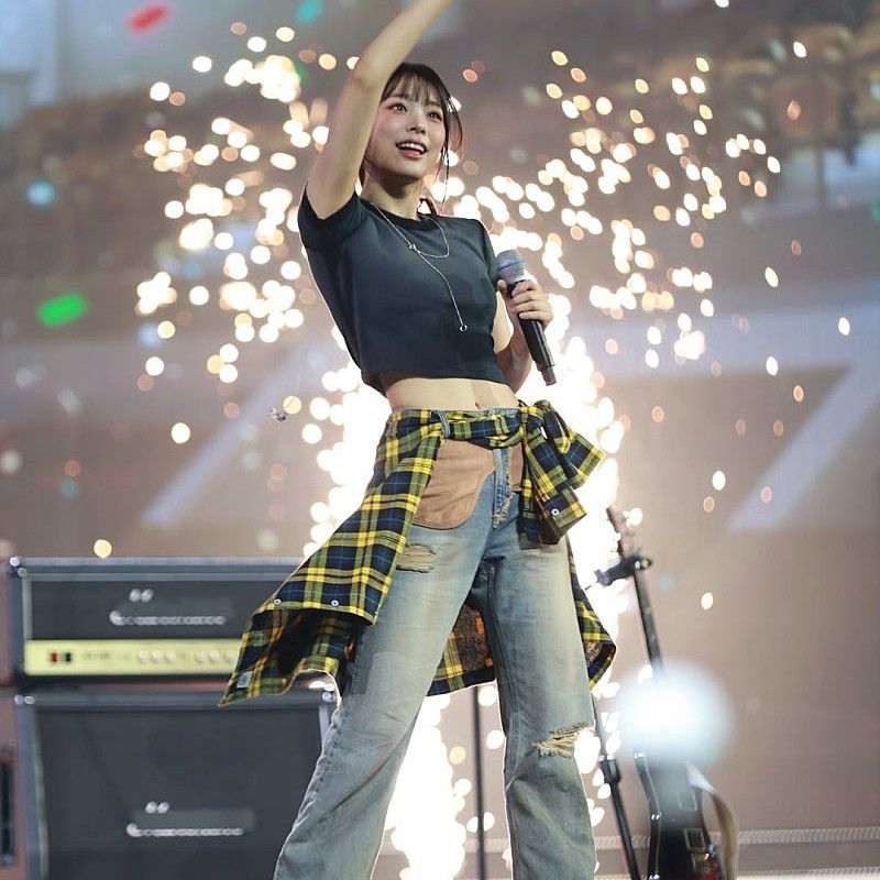 A moment captured by QWER's fan