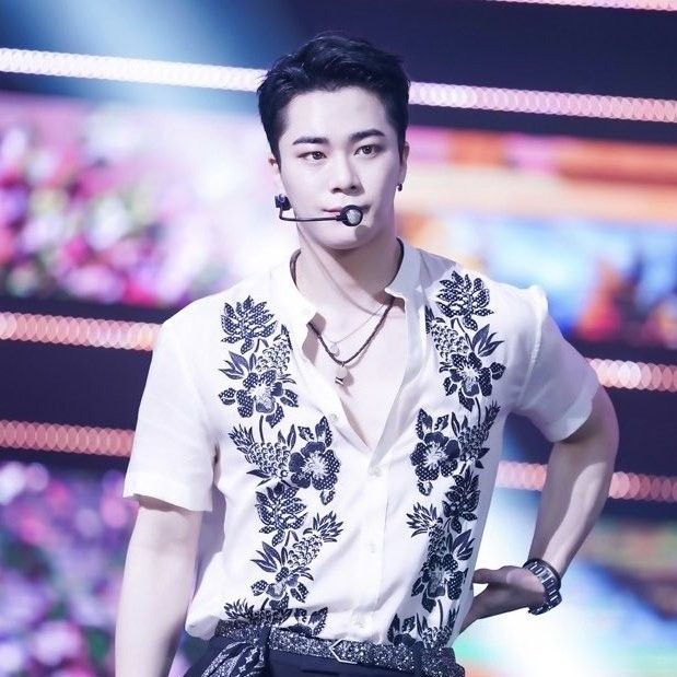 아스트로의 최신 사진