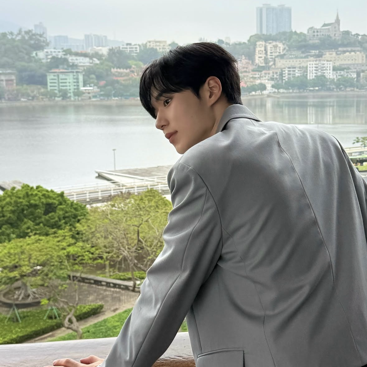 Behind-the-scenes cut of Kim Junseo (ALPHA DRIVE ONE)