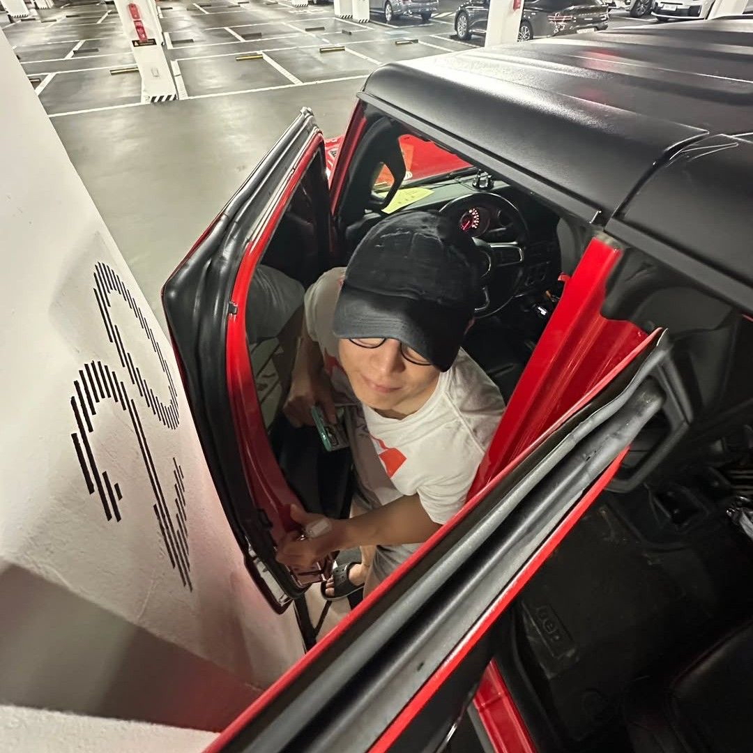 Foto aktivitas terbaru BOBBY (iKON)