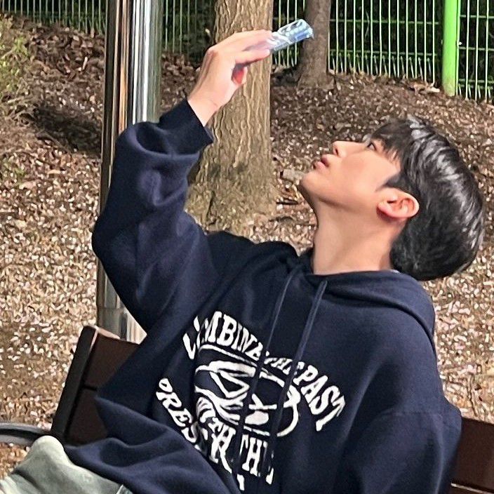 Latest photo of Kim Yohan (WEi)