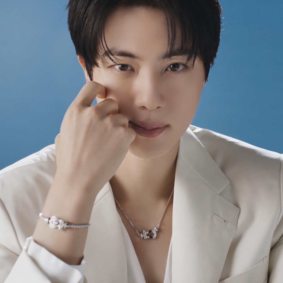 진 (방탄소년단)의 비하인드 컷