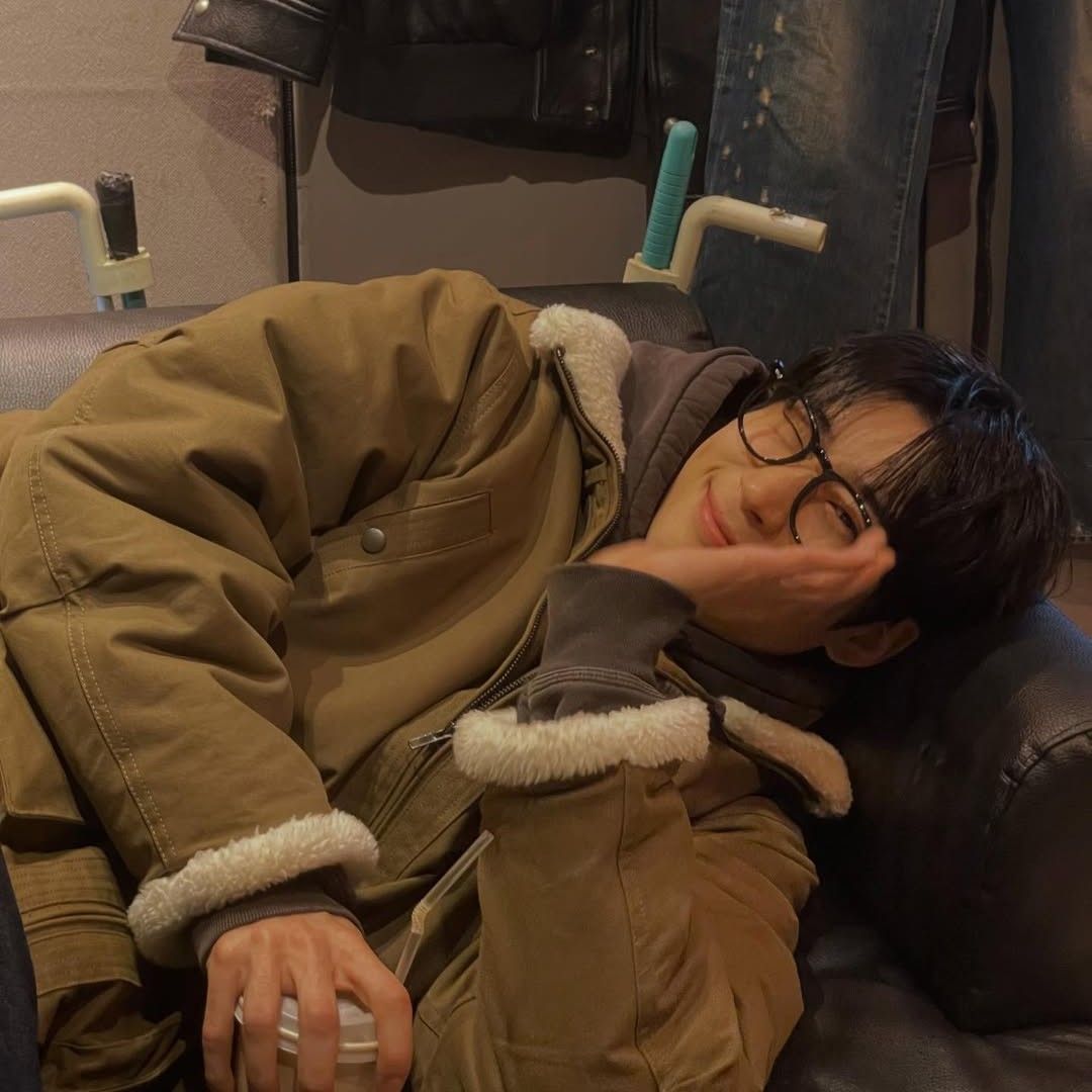 Behind-the-scenes cut of Han Seungwoo